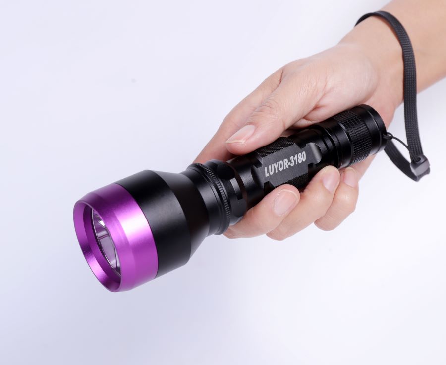 紫外线手电筒用于表面涂层的针孔荧光检查